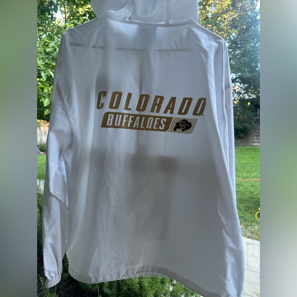 White Boulder Colorado wind breaker. Worn less than 5 times.